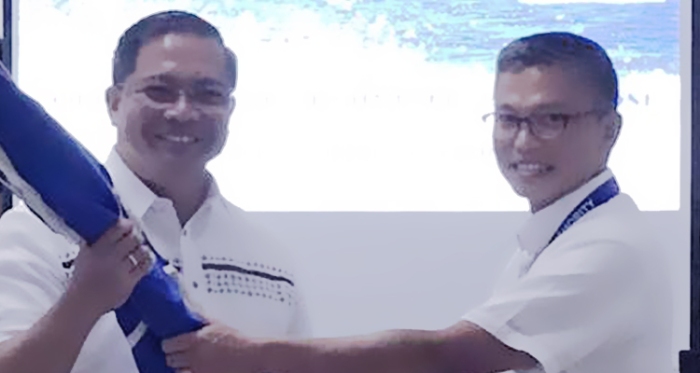 Dr. Maximo Q.Mejia Jr hands over the MARINA flag to new Administrator Dr. Marcial Quirico C. Amaro III today, 18 July 2016.